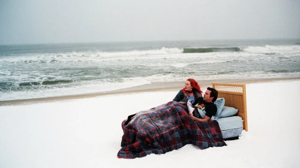 A scene from the movie Eternal Sunshine of the Spotless Mind.2004.Image Credit: © TMDb (www.themoviedb.org) – Used for informational/review purposes only.